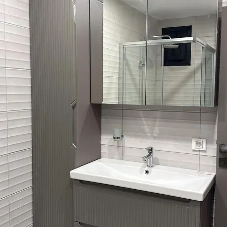 Villa 4 Floors - Air-conditioned - Brand New *