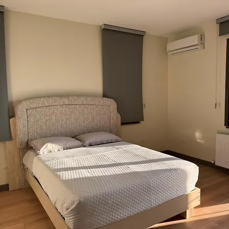 Villa 4 Floors - Air-conditioned - Brand New Büyükçekmece