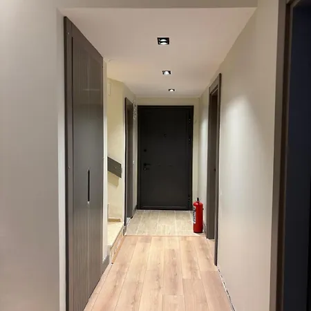 4 Floors - Air-conditioned - Brand New بيوكجكمجة
