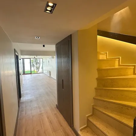 4 Floors - Air-conditioned - Brand New *