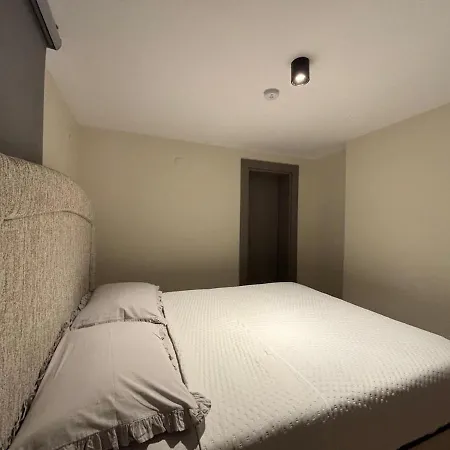 4 Floors - Air-conditioned - Brand New Villa