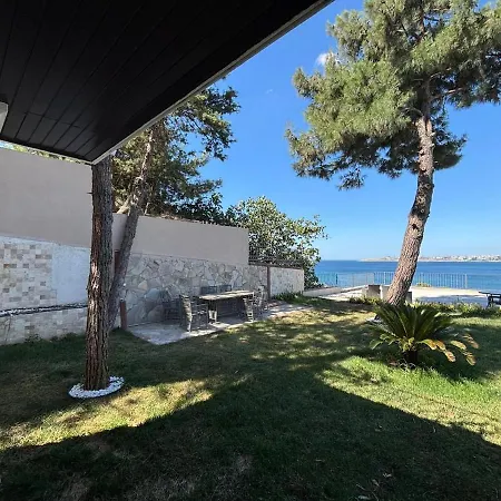 4 Floors - Air-conditioned - Brand New *