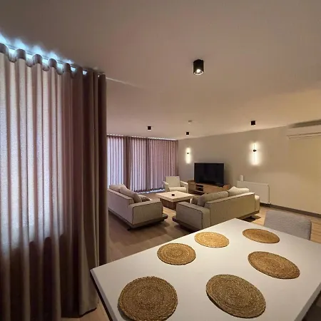 4 Floors - Air-conditioned - Brand New