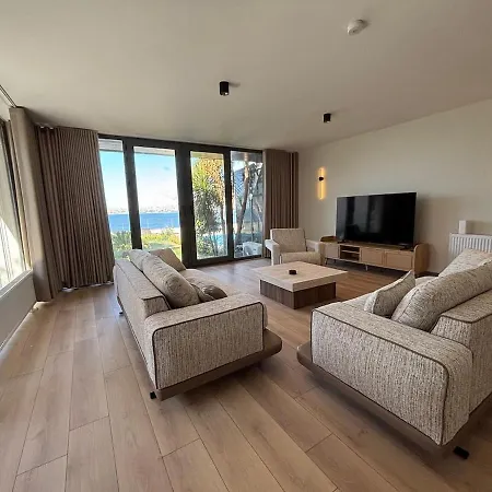 4 Floors - Air-conditioned - Brand New