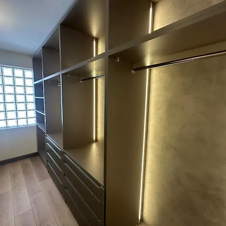 Villa 4 Floors - Air-conditioned - Brand New