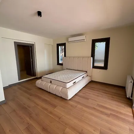 4 Floors - Air-conditioned - Brand New فيلة