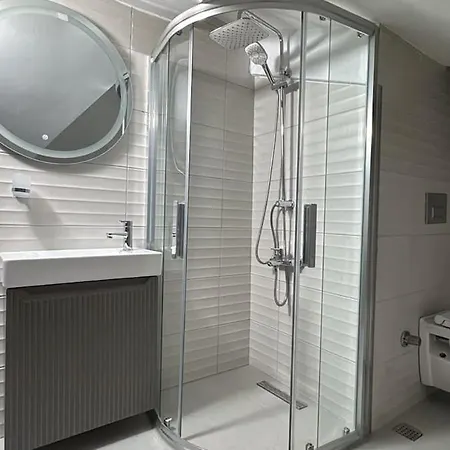 Villa 4 Floors - Air-conditioned - Brand New