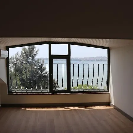 4 Floors - Air-conditioned - Brand New Büyükçekmece