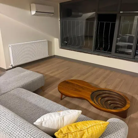 4 Floors - Air-conditioned - Brand New *