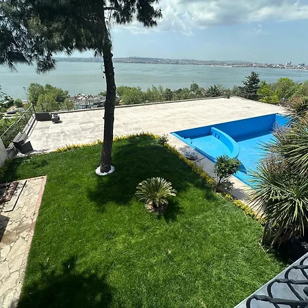 4 Floors - Air-conditioned - Brand New Villa Büyükçekmece
