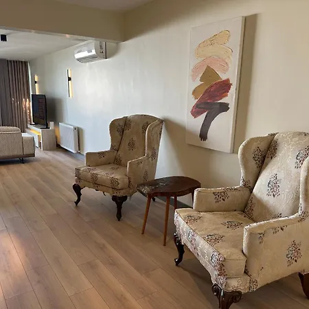 4 Floors - Air-conditioned - Brand New Büyükçekmece