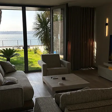 Villa 4 Floors - Air-conditioned - Brand New *
