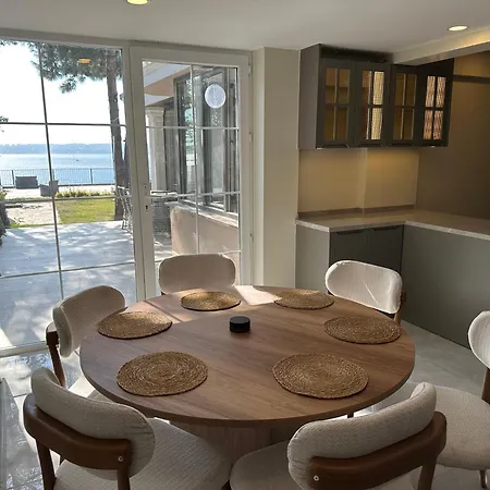 4 Floors - Air-conditioned - Brand New Villa *