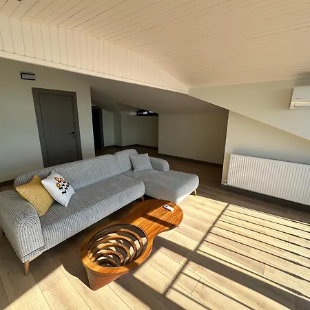 Villa 4 Floors - Air-conditioned - Brand New